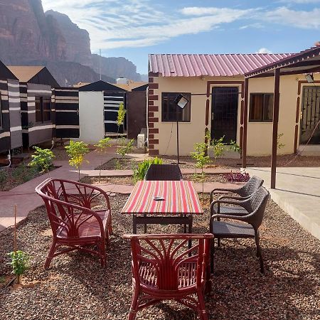 Wadi Rum Oryx Hostel & Tours ภายนอก รูปภาพ