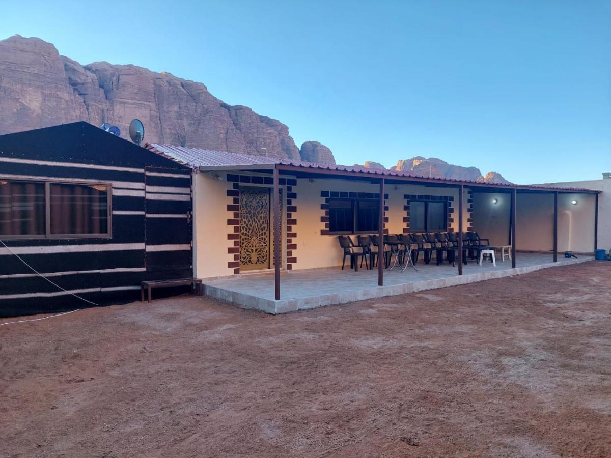 Wadi Rum Oryx Hostel & Tours ภายนอก รูปภาพ
