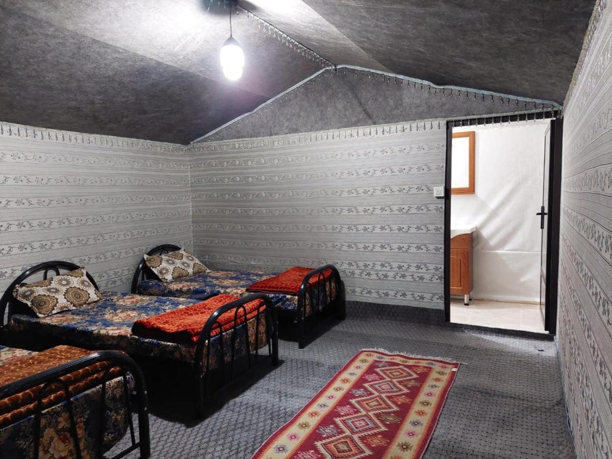 Wadi Rum Oryx Hostel & Tours ภายนอก รูปภาพ