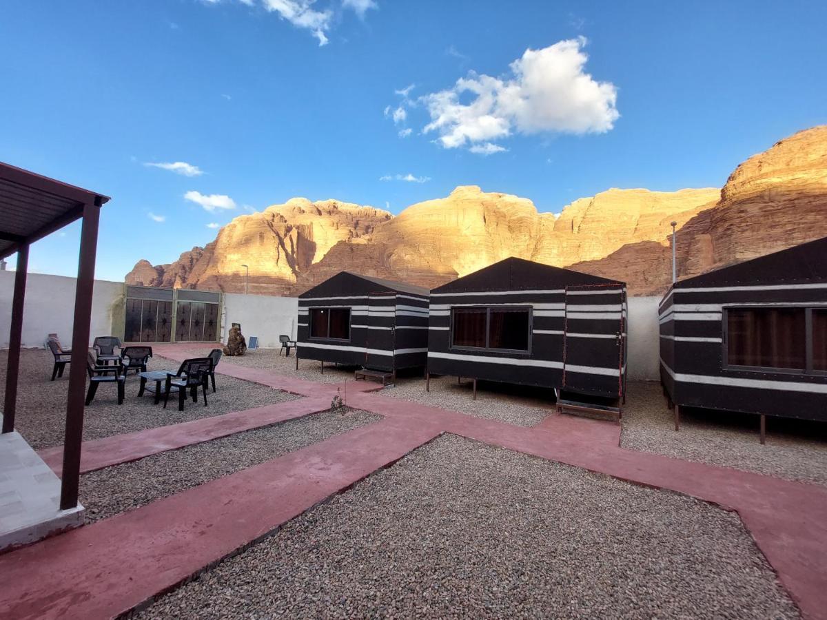 Wadi Rum Oryx Hostel & Tours ภายนอก รูปภาพ