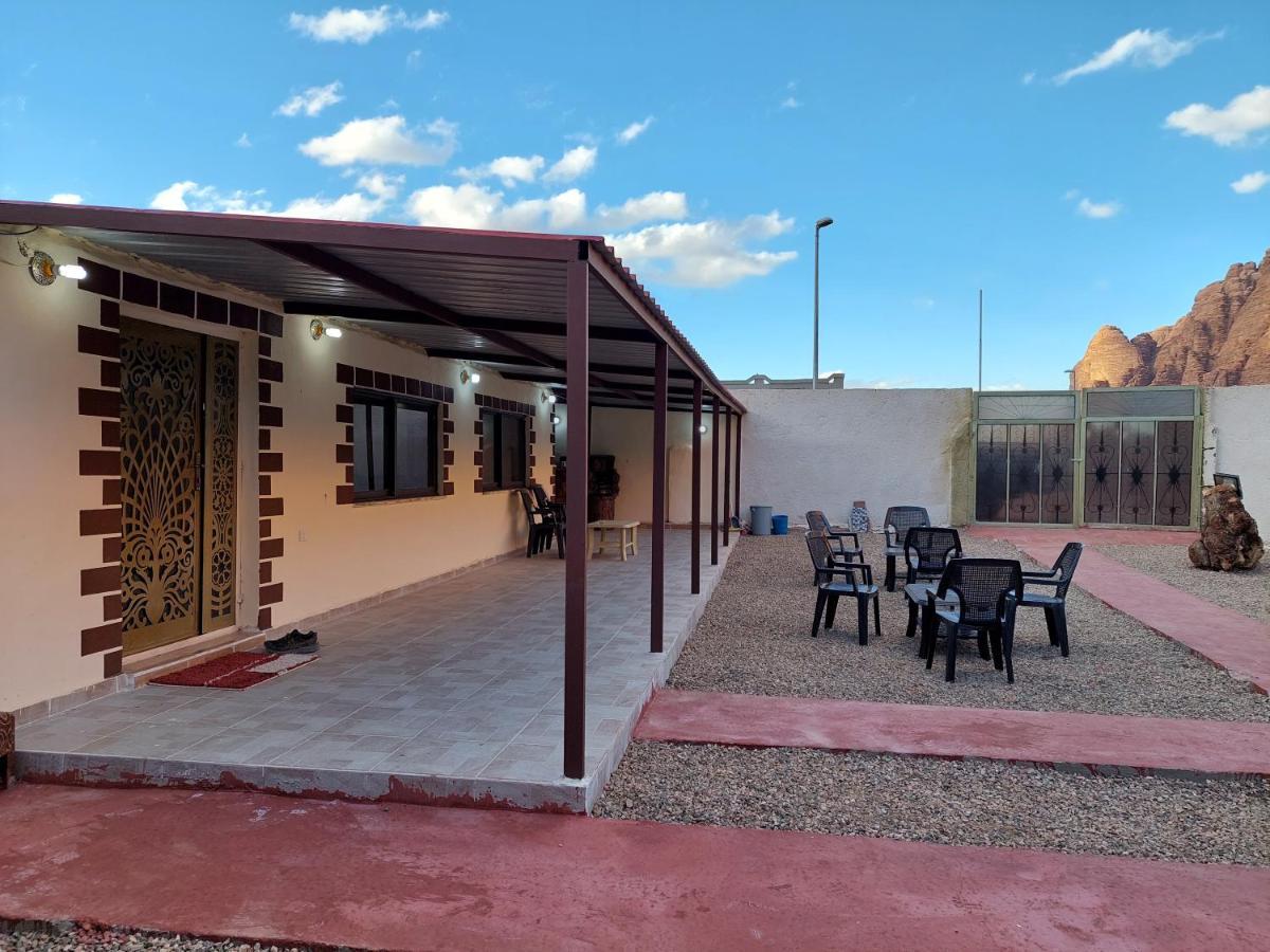 Wadi Rum Oryx Hostel & Tours ภายนอก รูปภาพ