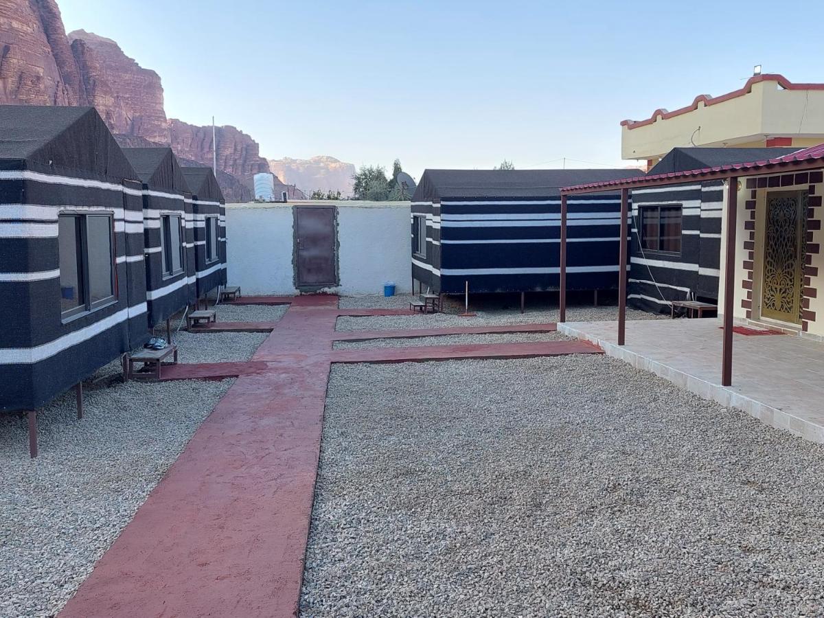 Wadi Rum Oryx Hostel & Tours ภายนอก รูปภาพ