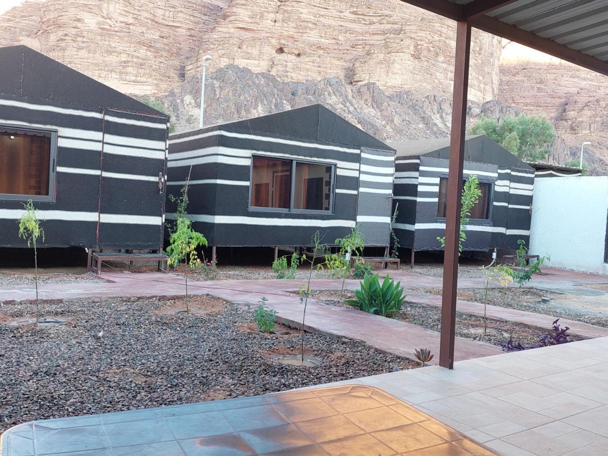 Wadi Rum Oryx Hostel & Tours ภายนอก รูปภาพ