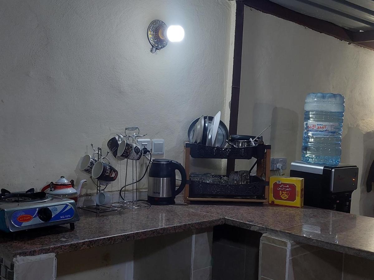 Wadi Rum Oryx Hostel & Tours ภายนอก รูปภาพ