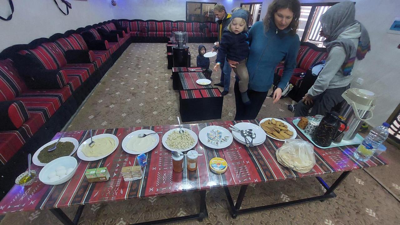 Wadi Rum Oryx Hostel & Tours ภายนอก รูปภาพ