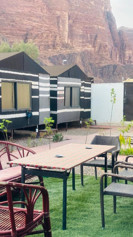 Wadi Rum Oryx Hostel & Tours ภายนอก รูปภาพ