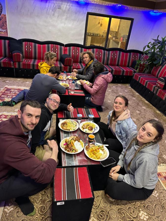 Wadi Rum Oryx Hostel & Tours ภายนอก รูปภาพ