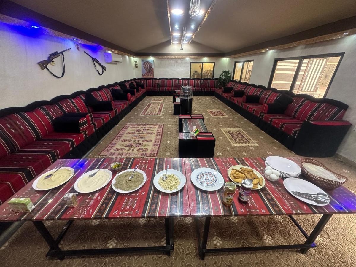 Wadi Rum Oryx Hostel & Tours ภายนอก รูปภาพ