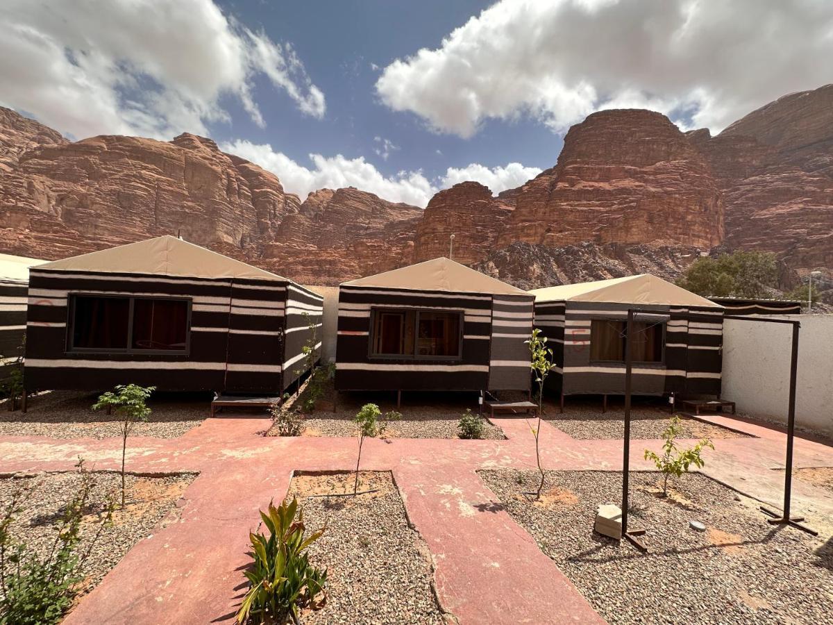 Wadi Rum Oryx Hostel & Tours ภายนอก รูปภาพ